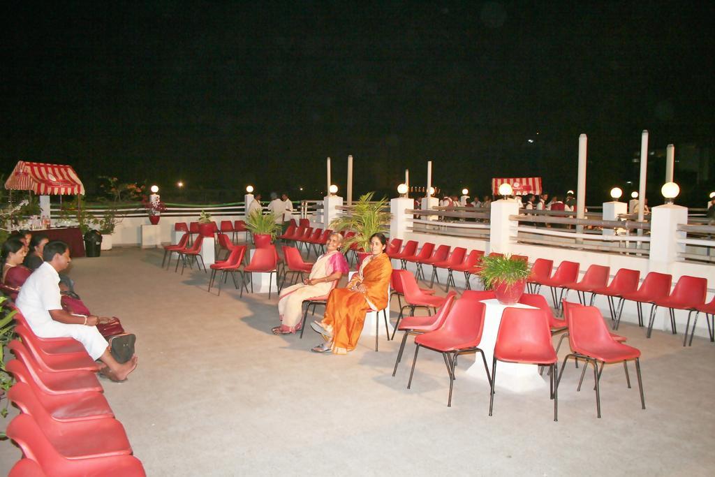 Hotel Pandian Csennai Kültér fotó