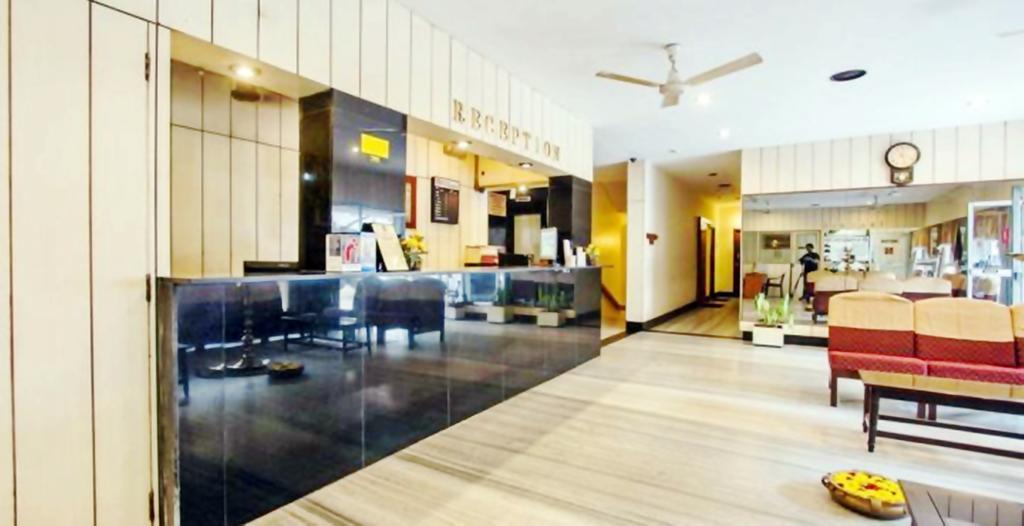 Hotel Pandian Csennai Kültér fotó