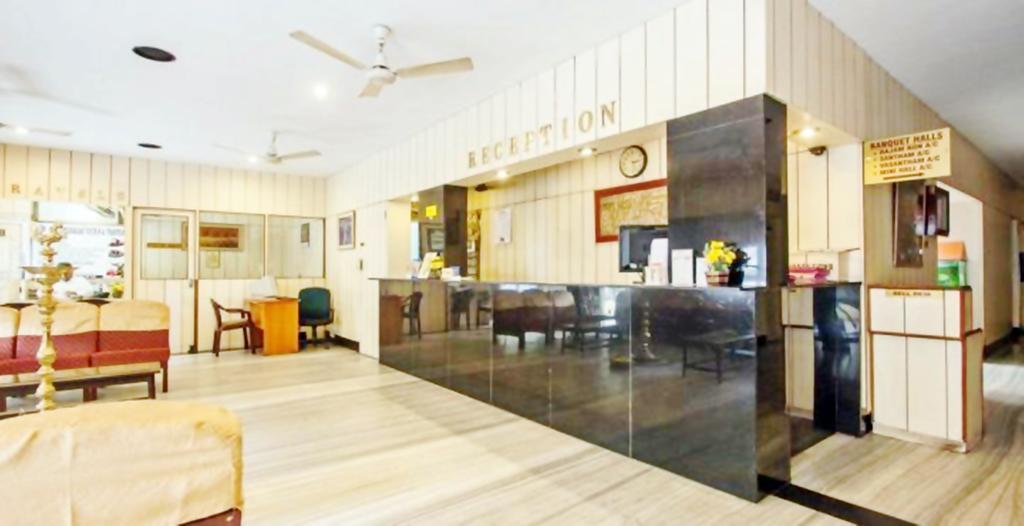 Hotel Pandian Csennai Kültér fotó