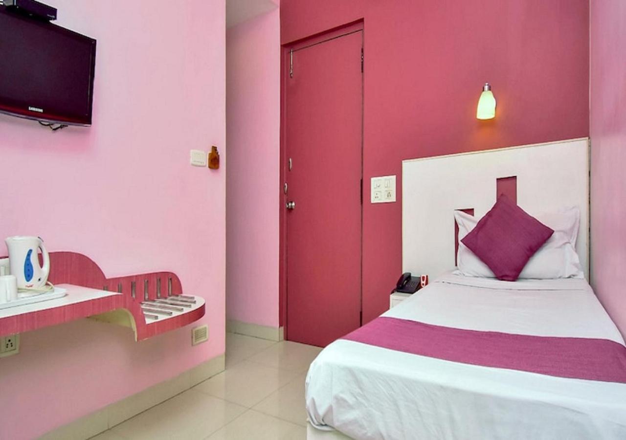 Hotel Pandian Csennai Kültér fotó