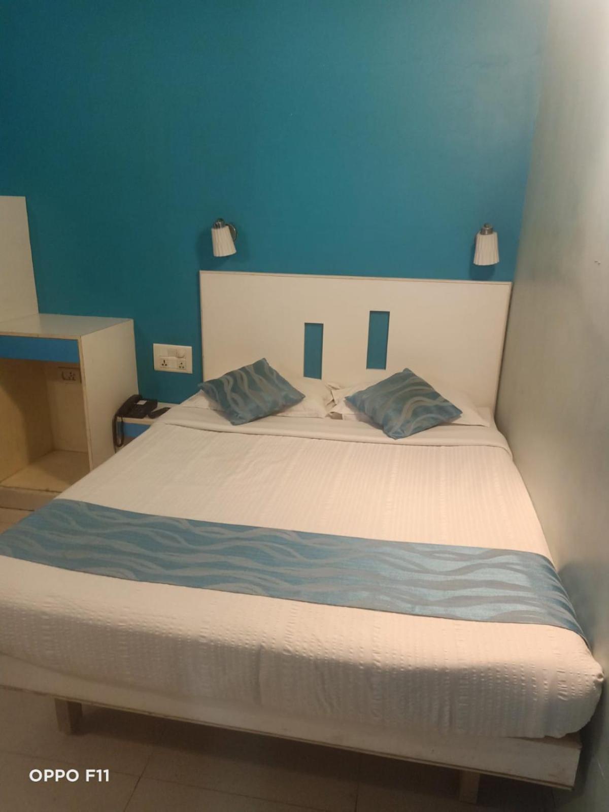 Hotel Pandian Csennai Kültér fotó