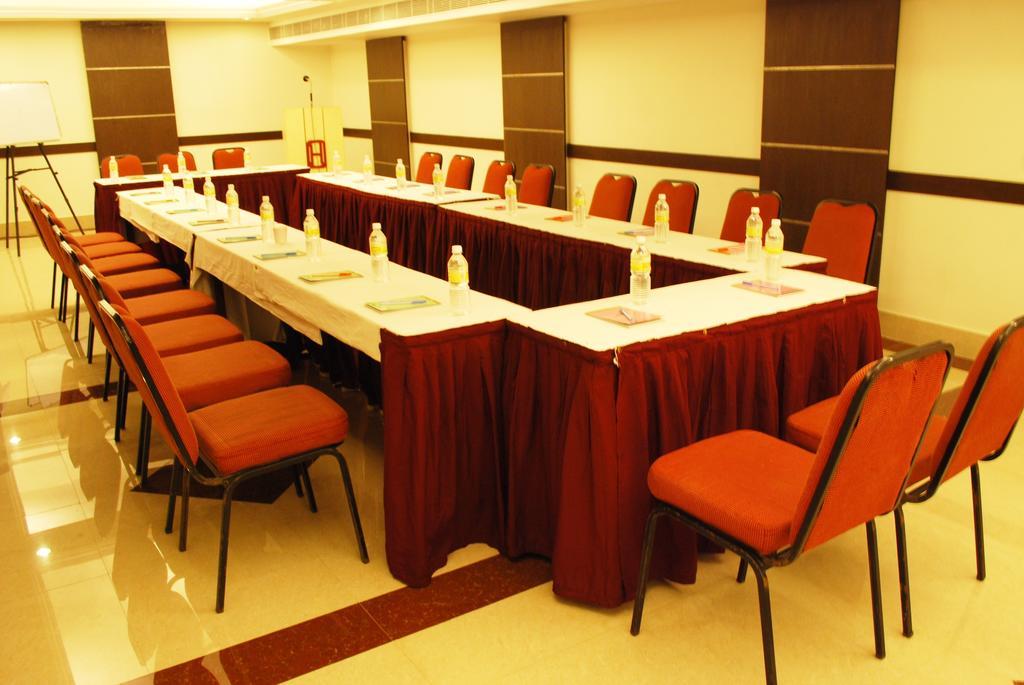 Hotel Pandian Csennai Kültér fotó